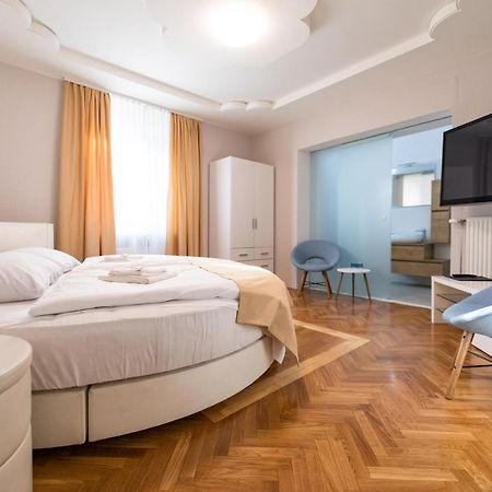 Apartments And Rooms Rubina Laibach Exterior foto