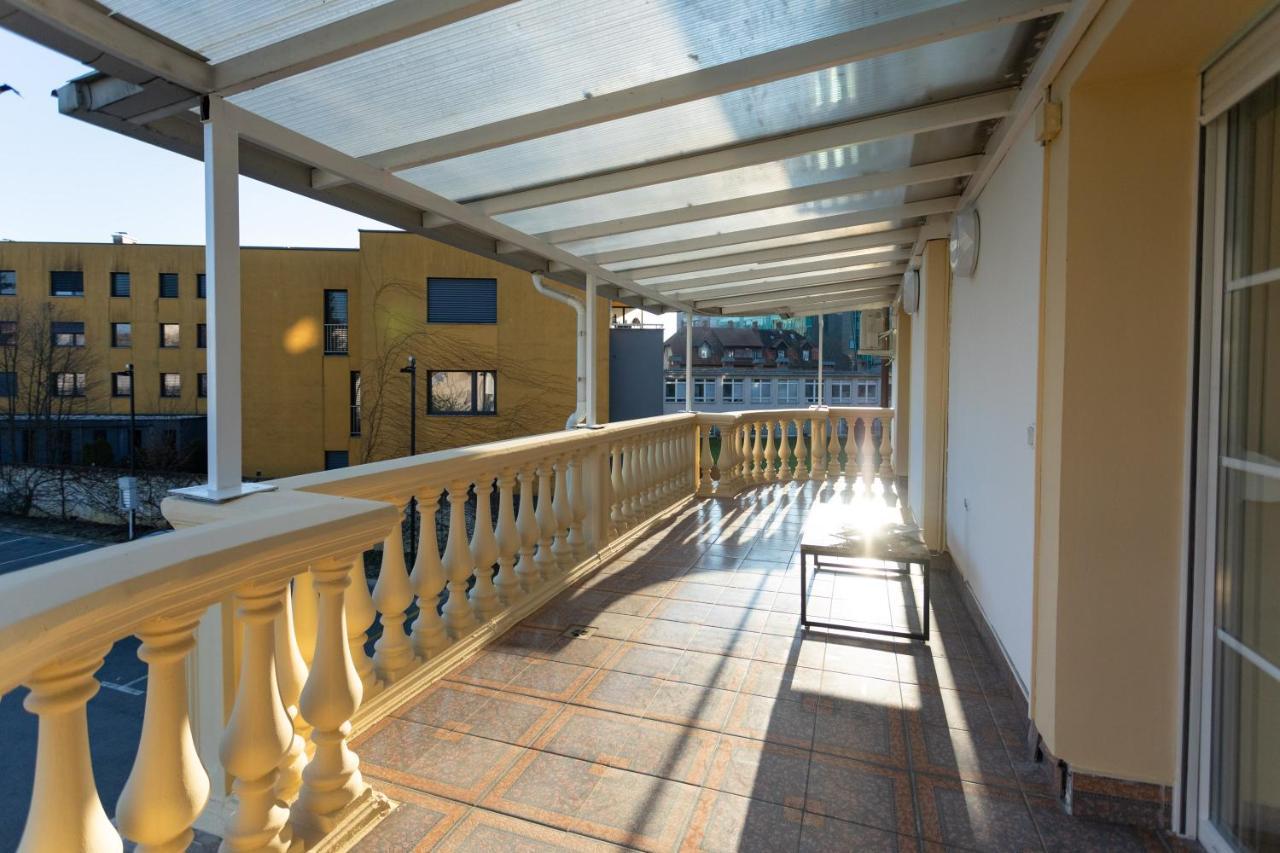 Apartments And Rooms Rubina Laibach Exterior foto