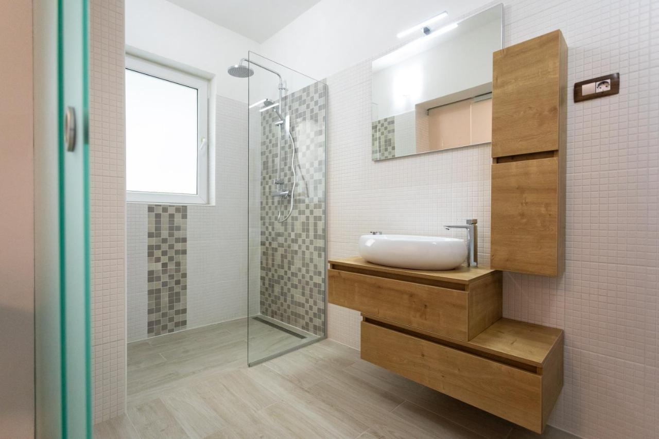 Apartments And Rooms Rubina Laibach Exterior foto