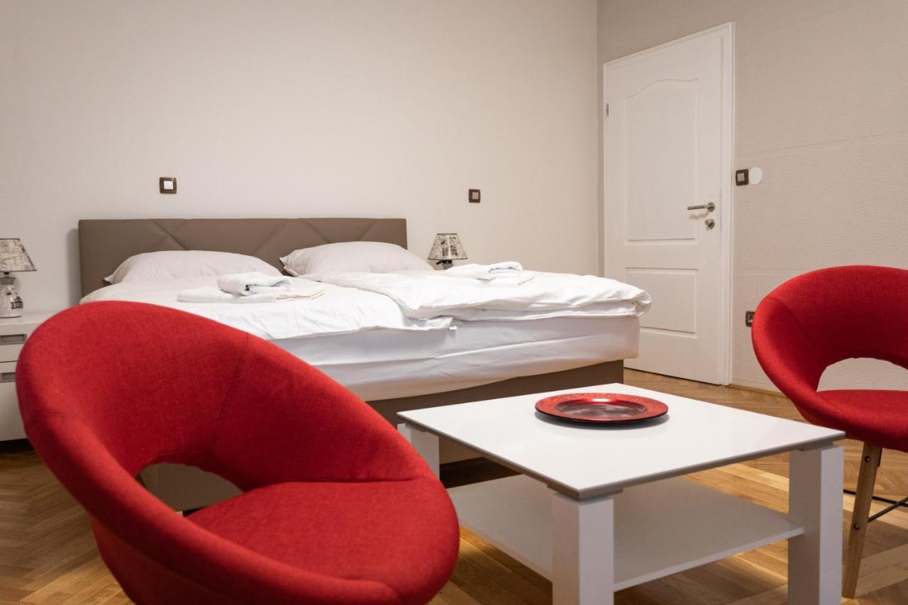 Apartments And Rooms Rubina Laibach Exterior foto